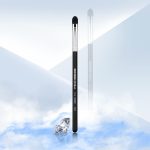 eyeshadow makeup brush