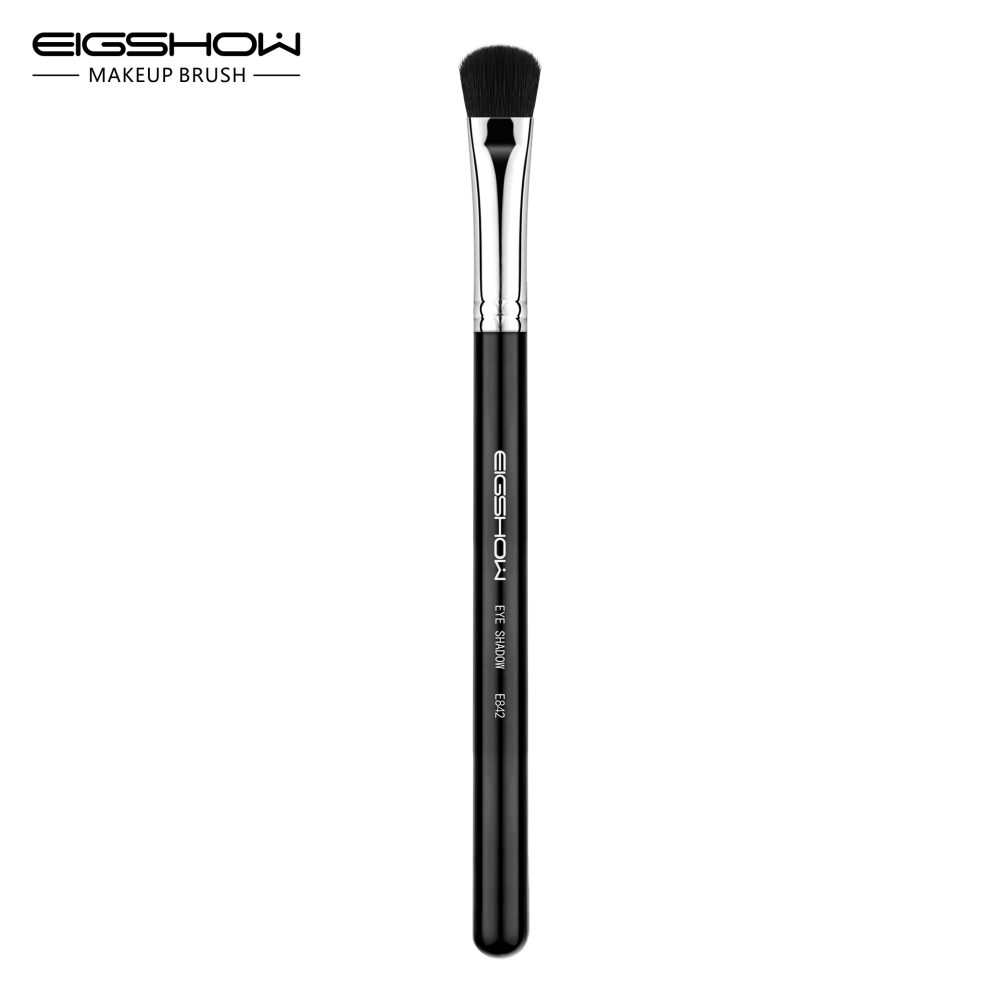 eyeshadow brush