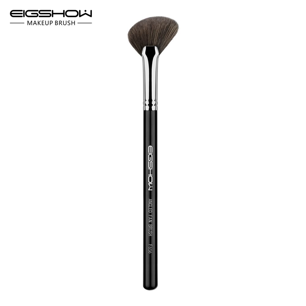 make up brush