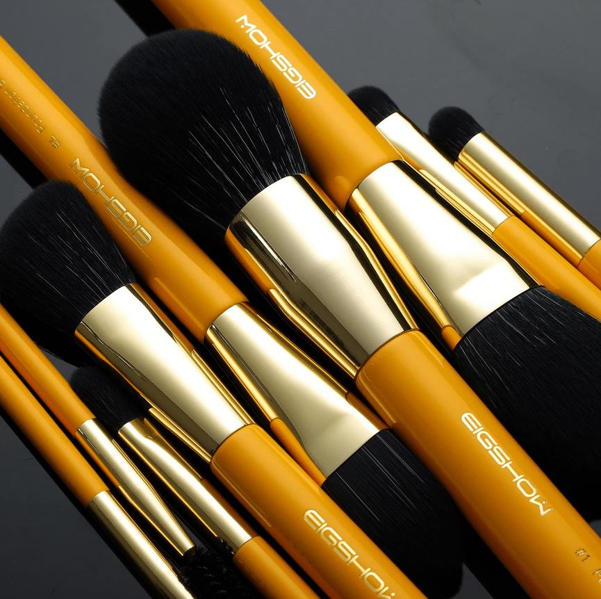 make up brushes